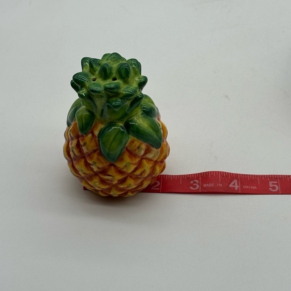 Chesapeake Bay Pineapple Salt and Pepper Set - Picture 5 of 7